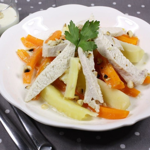 Recette simple de poulet poché au lait d’amande aux légumes d’hiver