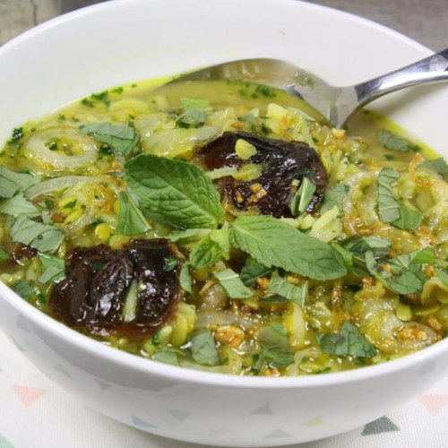 Recette simple de mijotée de lentilles corail et de riz aux pruneaux et à la cib